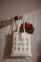 DIY Borduurpakket – Tulpenmanie Tote Bag